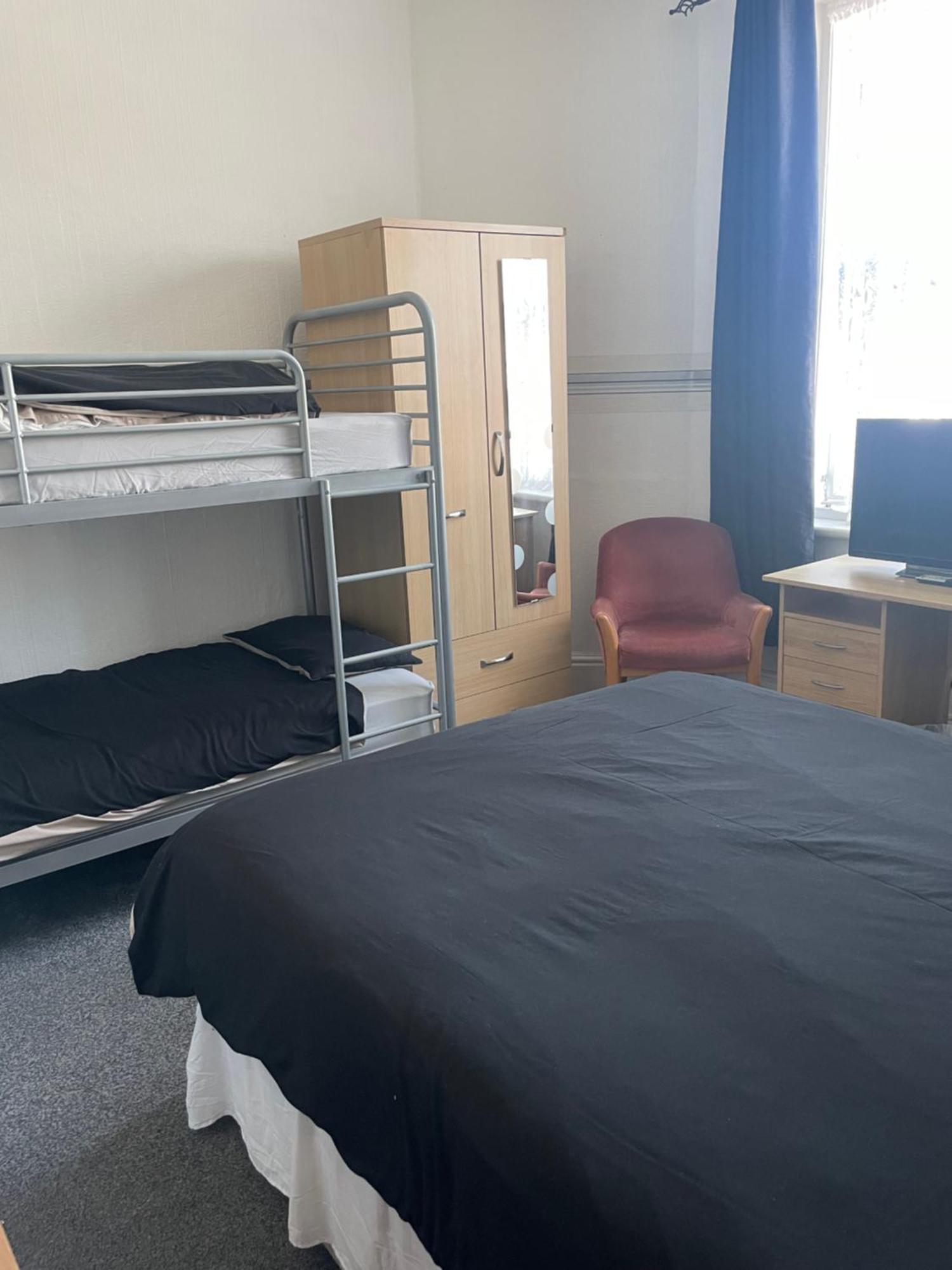 The Shepperton 3* Blackpool
